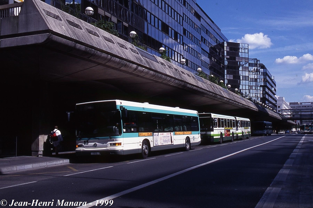 20_jhm-1999-0317---france-paris-ratp-autobus_21538748898_o.jpg - © Jean-Henri Manara - Merci à Jean-Henri Manara