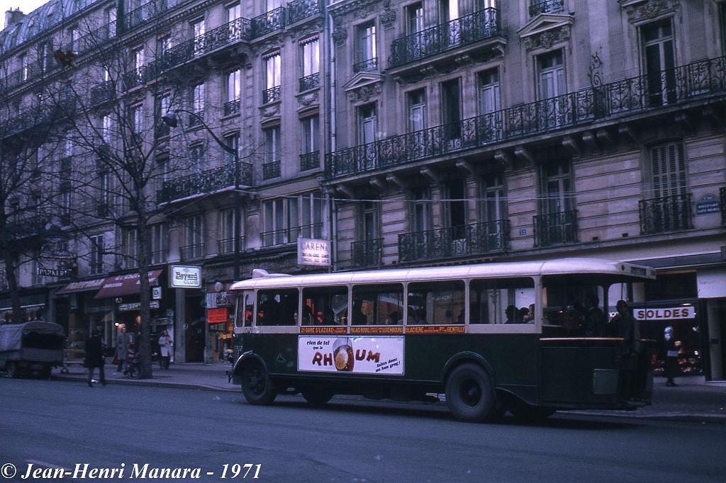21_jhm-1971-0007---france-paris-ratp-autobus-la-fin-des-tn4-hp-sur-le-21_10081381685_o.jpg - © Jean-Henri Manara - Merci à Jean-Henri Manara