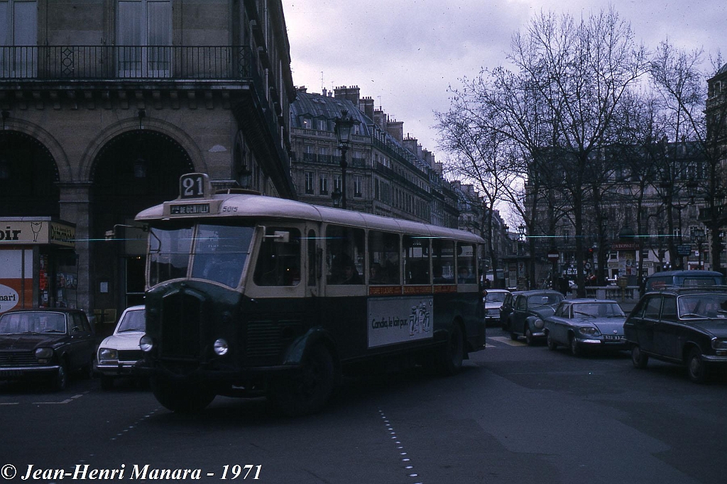 21_jhm-1971-0028---france-paris-ratp-autobus-la-fin-des-tn4-hp-sur-le-21_10081392715_o.jpg - © Jean-Henri Manara - Merci à Jean-Henri Manara