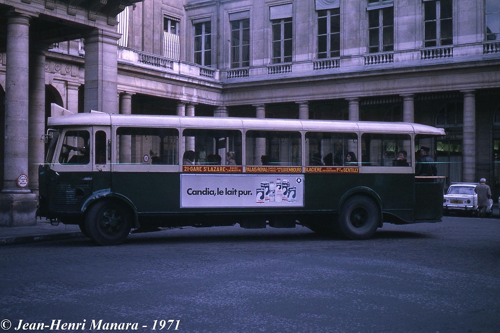 21_jhm-1971-0030---france-paris-ratp-autobus-la-fin-des-tn4-hp-sur-le-21_10081482683_o.jpg - © Jean-Henri Manara - Merci à Jean-Henri Manara
