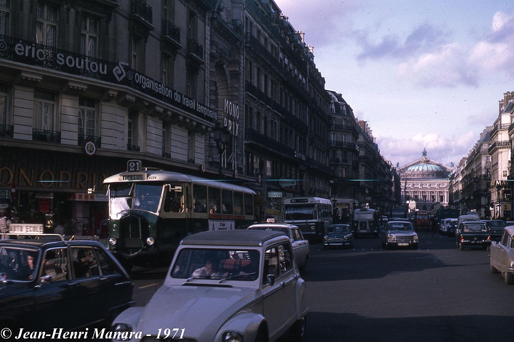 21_jhm-1971-0032---france-paris-ratp-autobus-la-fin-des-tn4-hp-sur-le-21_10081423006_o.jpg - © Jean-Henri Manara - Merci à Jean-Henri Manara