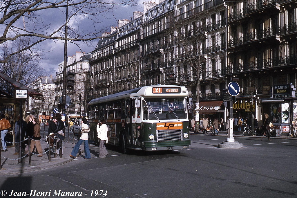 21_jhm-1974-0111---paris-autobus-saviem-sc10_5705951245_o.jpg - © Jean-Henri Manara - Merci à Jean-Henri Manara