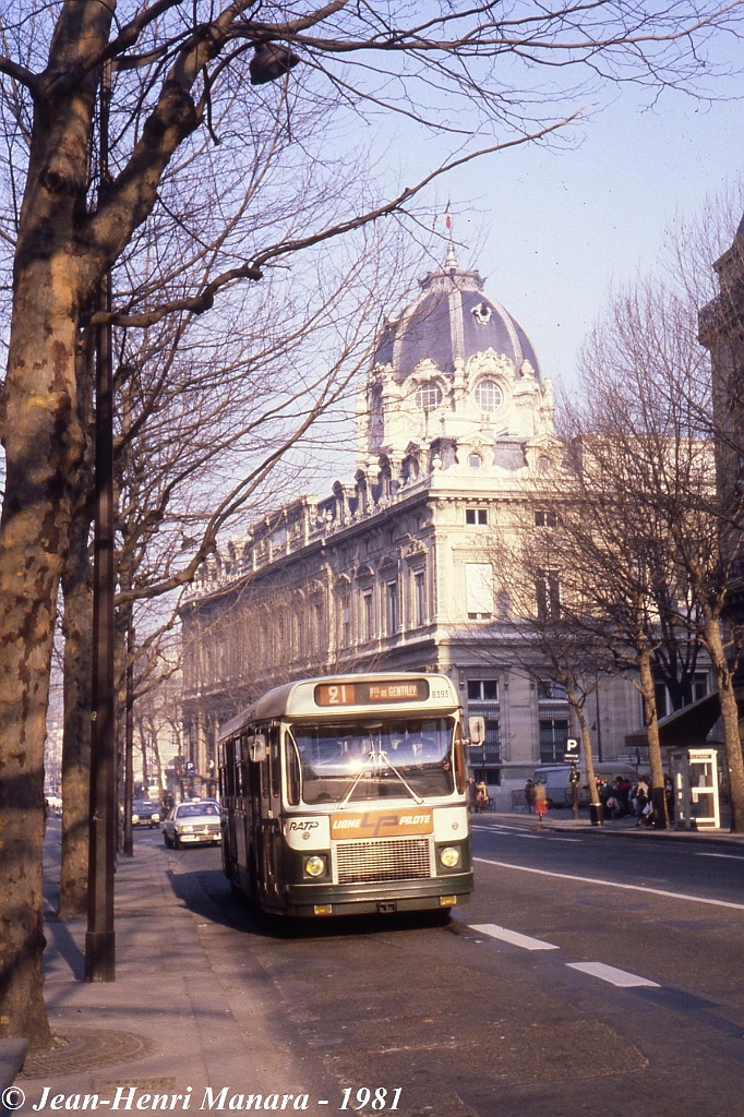 21_jhm-1981-0020---france-paris-ratp-autobus_15574397625_o.jpg - © Jean-Henri Manara - Merci à Jean-Henri Manara