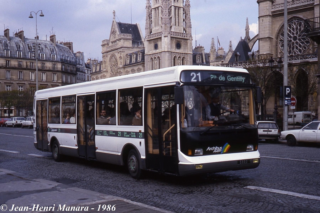 21_jhm-1986-0102---france-paris-ratp-autobus_16507473951_o.jpg - © Jean-Henri Manara - Merci à Jean-Henri Manara