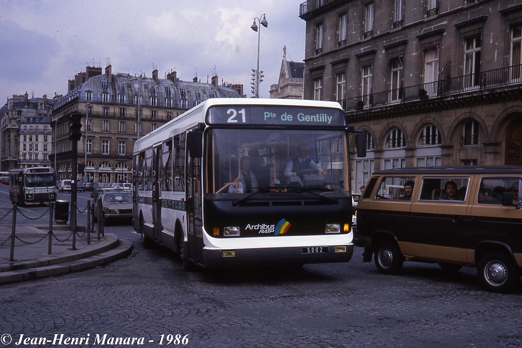 21_jhm-1986-0107---france-paris-ratp-autobus_16507476321_o.jpg - © Jean-Henri Manara - Merci à Jean-Henri Manara