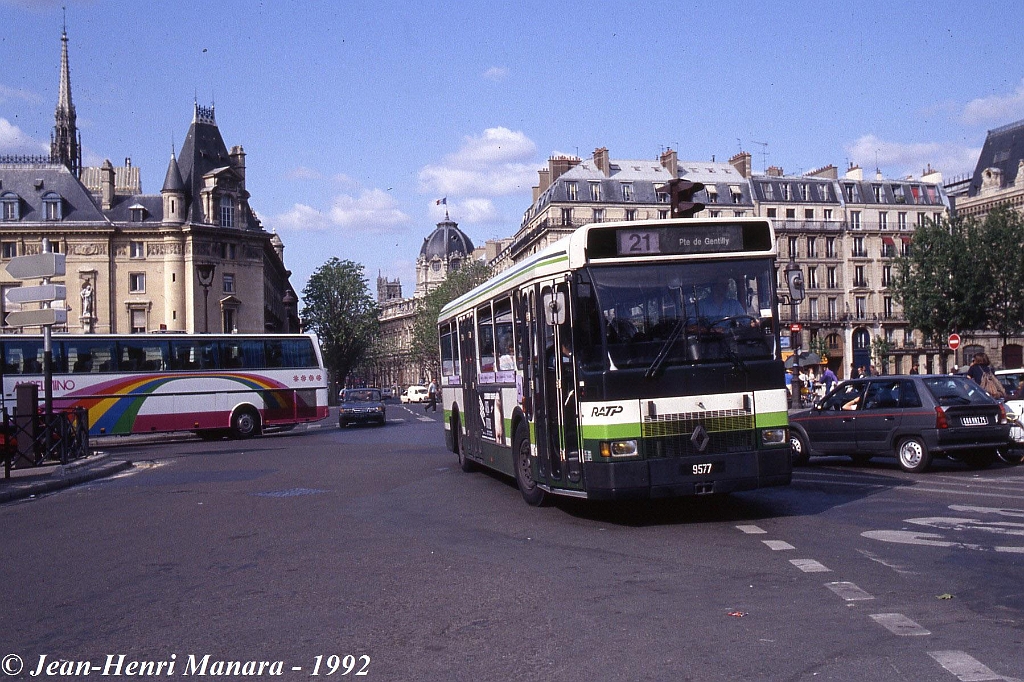 21_jhm-1992-0340---france-paris-ratp-autobus_16101771832_o.jpg - © Jean-Henri Manara - Merci à Jean-Henri Manara
