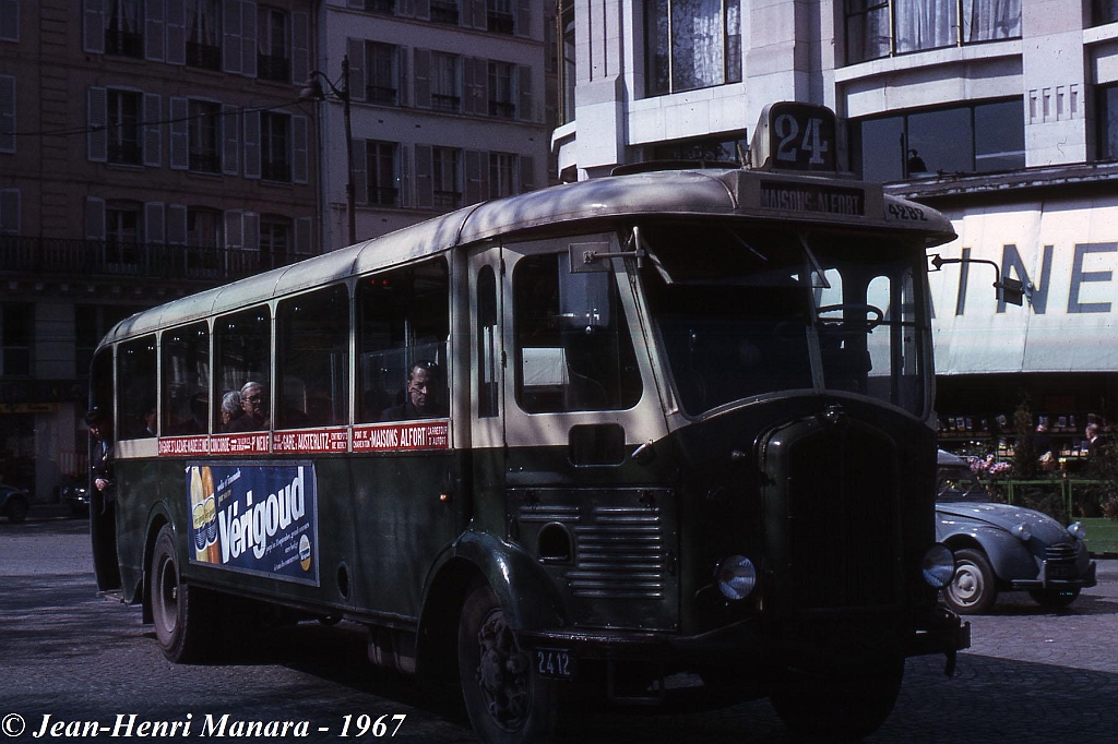 24_jhm-1967-0197---france-paris-ratp-autobus-tn4-hbl_9999707853_o.jpg - © Jean-Henri Manara - Merci à Jean-Henri Manara
