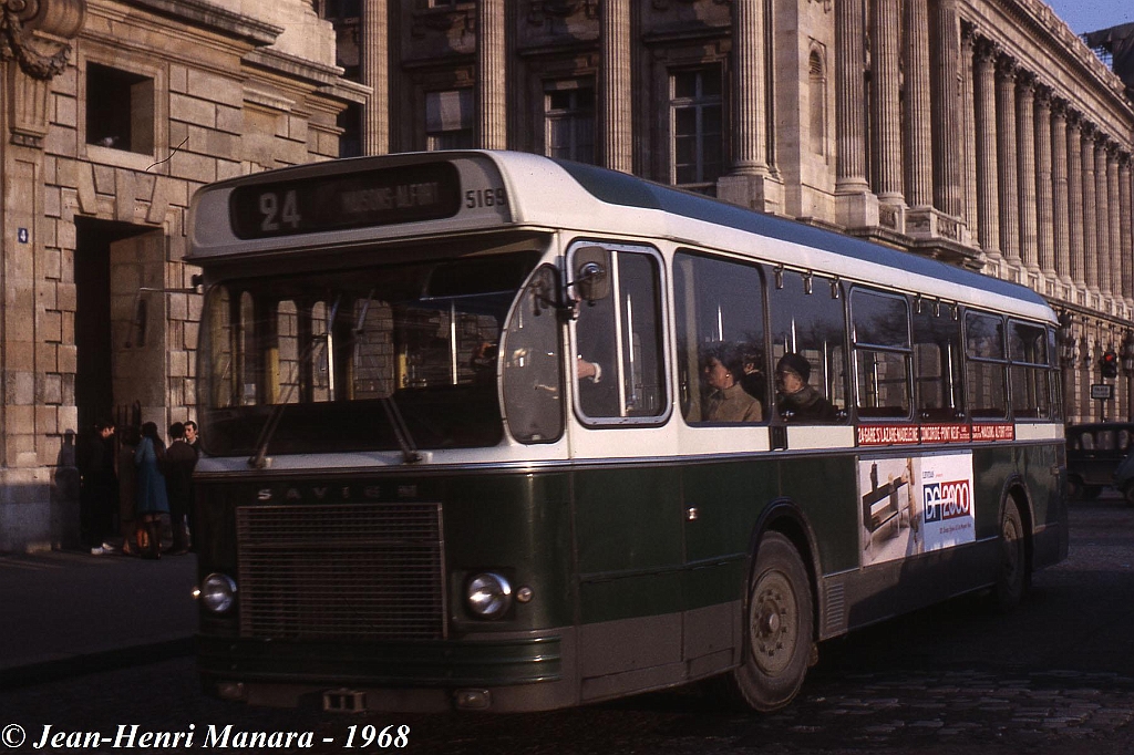 24_jhm-1968-0044---paris-autobus-saviem-sc10_5713190418_o.jpg - © Jean-Henri Manara - Merci à Jean-Henri Manara