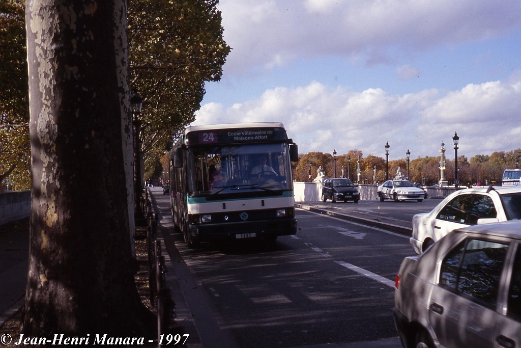 24_jhm-1997-0569---france-paris-ratp-autobus_21354066786_o.jpg - © Jean-Henri Manara - Merci à Jean-Henri Manara