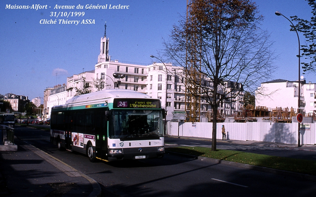 24_thierry assa_1998_13644.jpg - © T. ASSA- Merci à Thierry ASSA