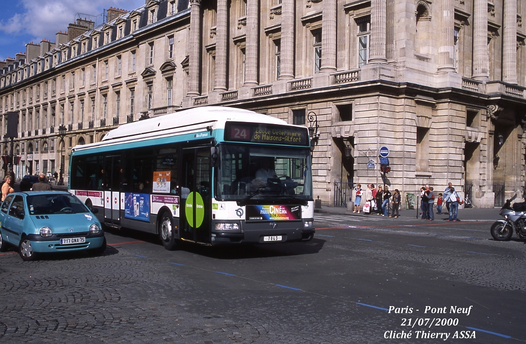 24_thierry assa_2000_20849.jpg - © T. ASSA- Merci à Thierry ASSA