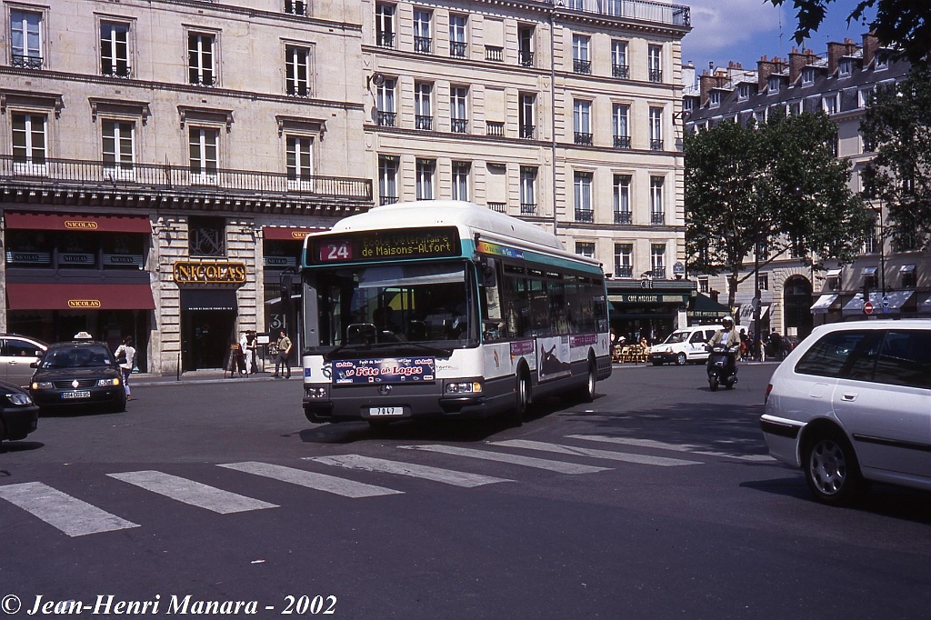 jhm-2002-0453---france-paris-ratp-autobus_21655736044_o.jpg - © Jean-Henri Manara - Merci à Jean-Henri Manara