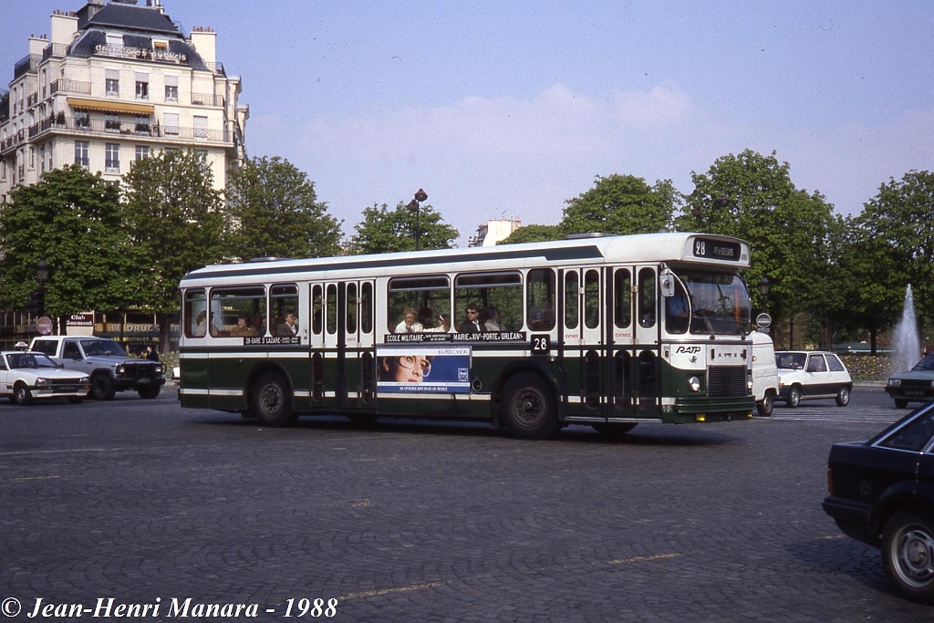 28_jhm-1988-0096---france-paris-ratp-autobus_16249257834_o.jpg - © Jean-Henri Manara - Merci à Jean-Henri Manara