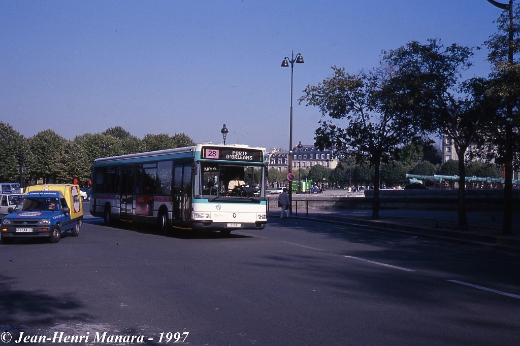 28_jhm-1997-0541---france-paris-ratp-autobus_21193379479_o.jpg - © Jean-Henri Manara - Merci à Jean-Henri Manara