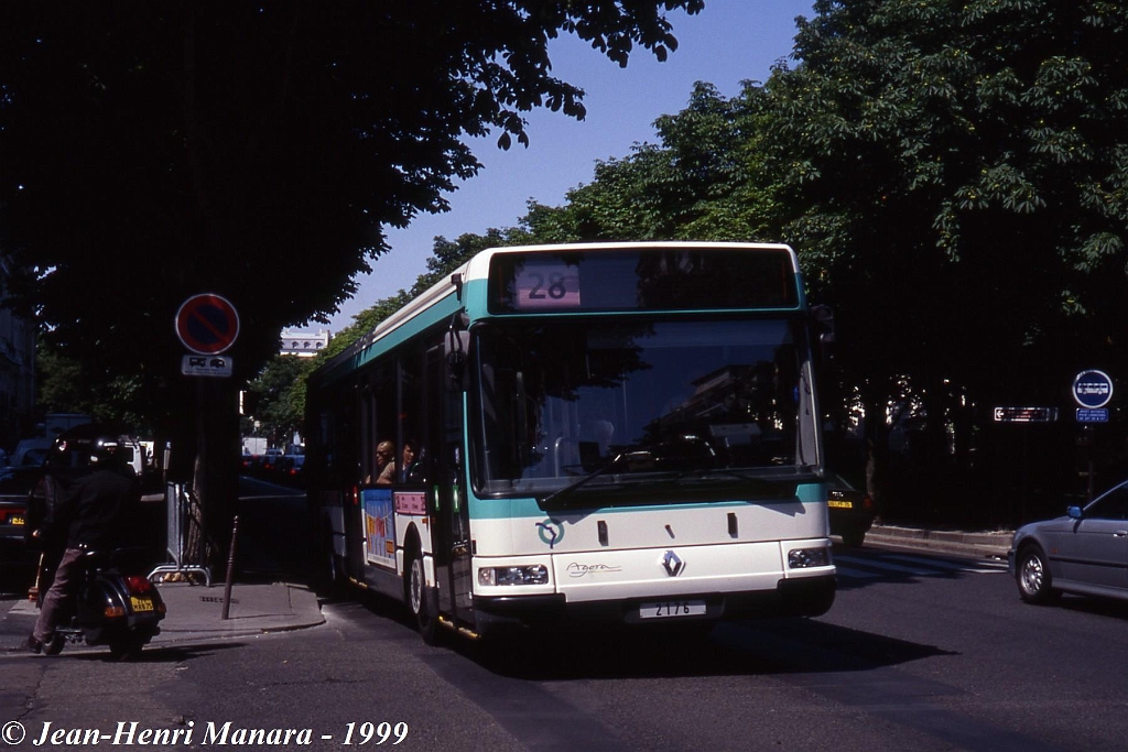 28_jhm-1999-0142---france-paris-ratp-autobus_21539072670_o.jpg - © Jean-Henri Manara - Merci à Jean-Henri Manara