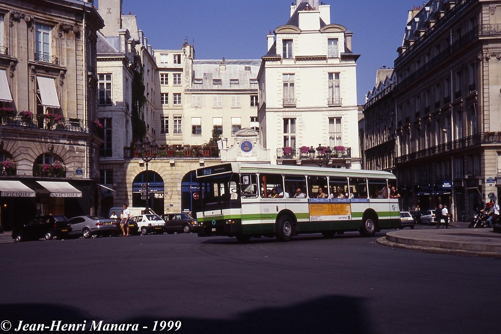 29_jhm-1999-0276---france-paris-ratp-autobus_21715396112_o.jpg - © Jean-Henri Manara - Merci à Jean-Henri Manara