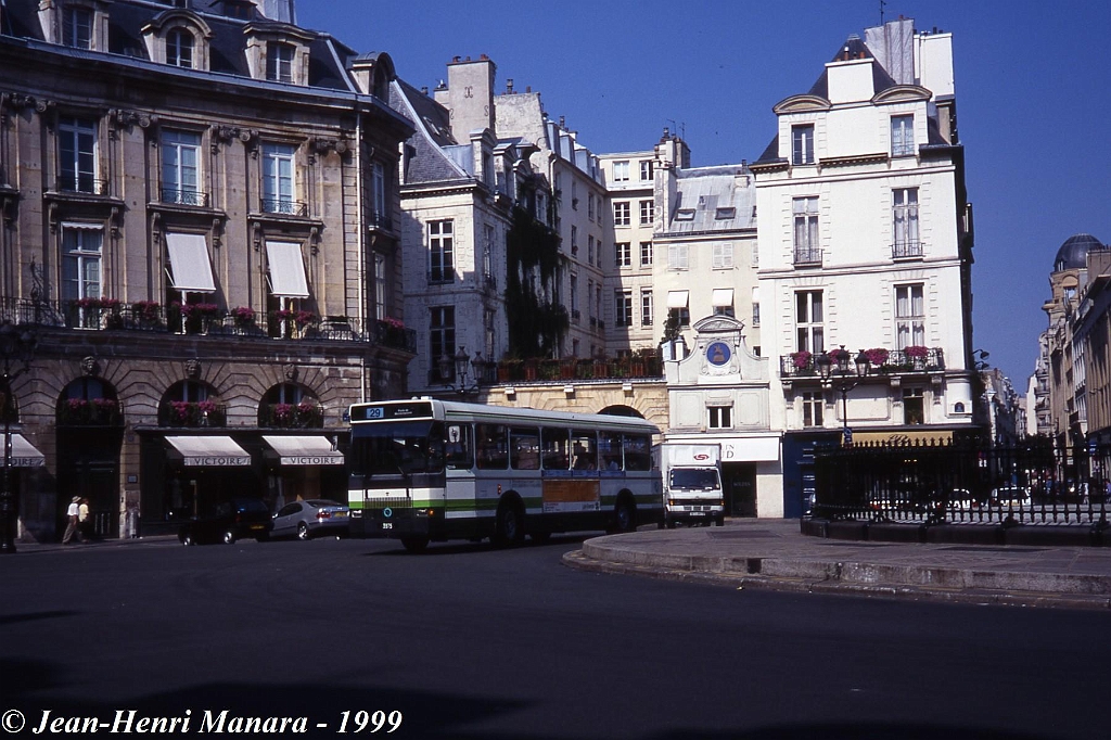 29_jhm-1999-0279---france-paris-ratp-autobus_21538973440_o.jpg - © Jean-Henri Manara - Merci à Jean-Henri Manara