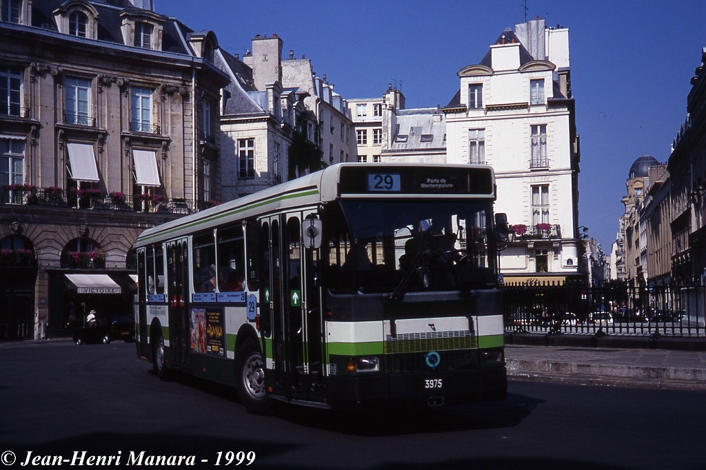 29_jhm-1999-0281---france-paris-ratp-autobus_21538976140_o.jpg - © Jean-Henri Manara - Merci à Jean-Henri Manara