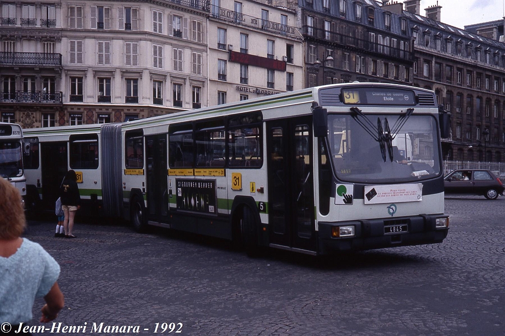 31_jhm-1992-0465---france-paris-ratp-autobus_15479961054_o.jpg - © Jean-Henri Manara - Merci à Jean-Henri Manara