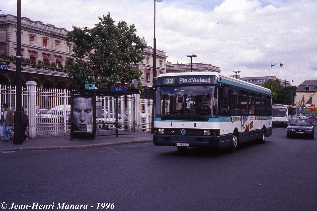 32_jhm-1996-0438---france-paris-ratp-autobus_21012274929_o.jpg