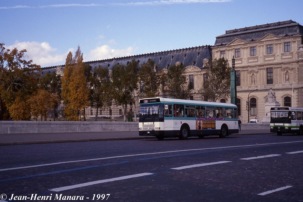 39_jhm-1997-0560---france-paris-ratp-autobus_21369483682_o.jpg - © Jean-Henri Manara - Merci à Jean-Henri Manara