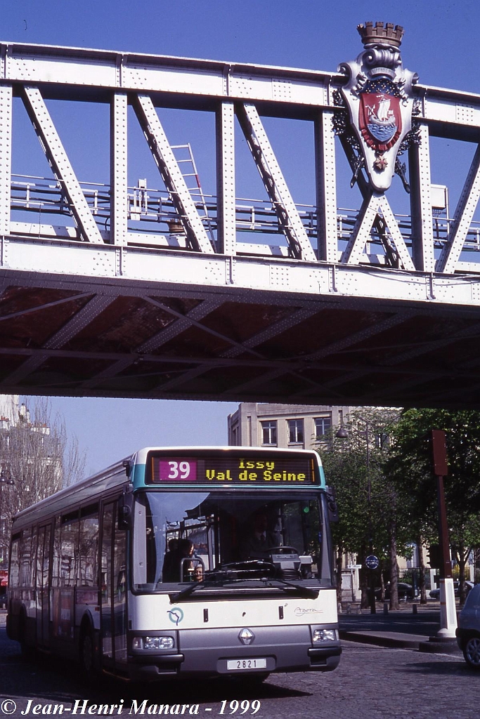 39_jhm-1999-0044---france-paris-ratp-autobus_21736402631_o.jpg - © Jean-Henri Manara - Merci à Jean-Henri Manara