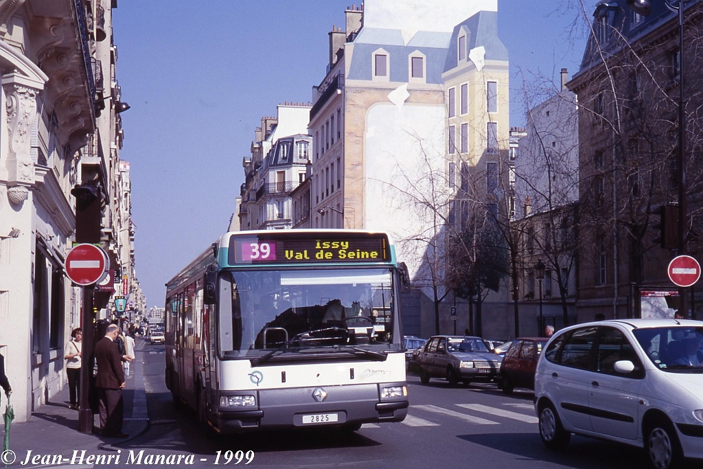 39_jhm-1999-0047---france-paris-ratp-autobus_21736407161_o.jpg - © Jean-Henri Manara - Merci à Jean-Henri Manara