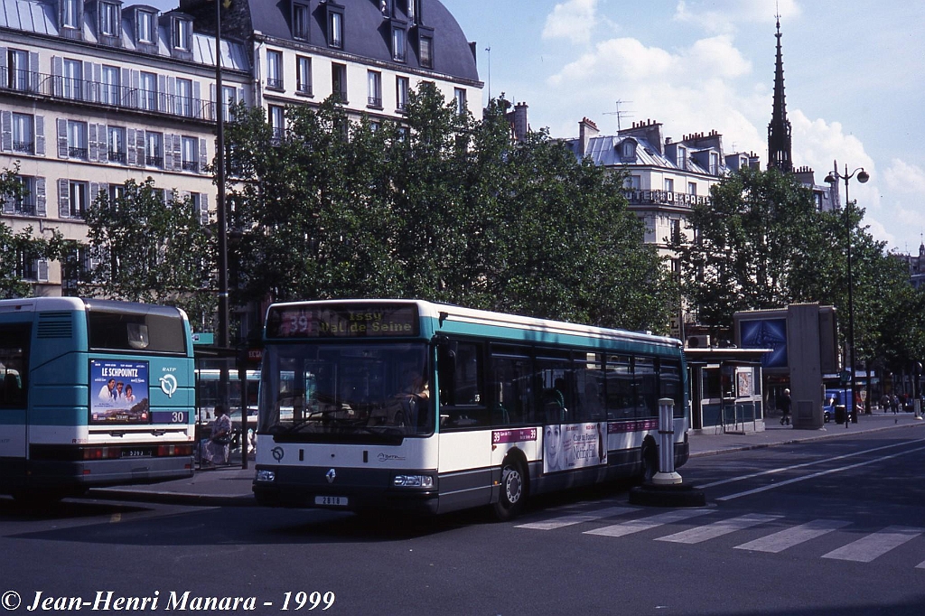 39_jhm-1999-0304---france-paris-ratp-autobus_21700752776_o.jpg - © Jean-Henri Manara - Merci à Jean-Henri Manara
