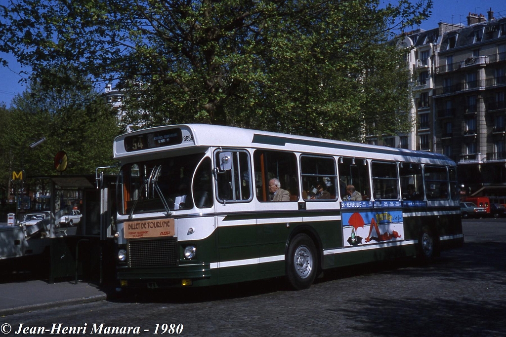 54_jhm-1980-0512---france-paris-ratp-autobus_15120668140_o.jpg