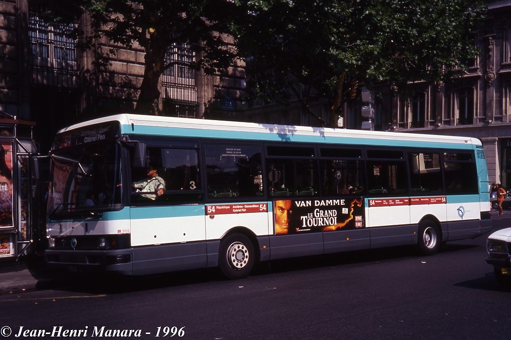 54_jhm-1996-0430---france-paris-ratp-autobus_21206745211_o.jpg