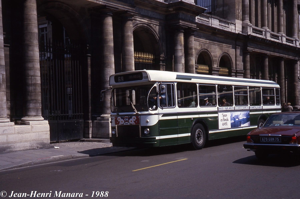69_jhm-1988-0155---france-paris-ratp-autobus_16845764686_o.jpg - © Jean-Henri Manara - Merci à Jean-Henri Manara