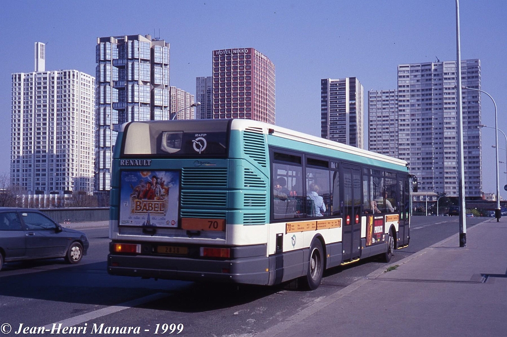 70_jhm-1999-0053---france-paris-ratp-autobus_21727091305_o.jpg
