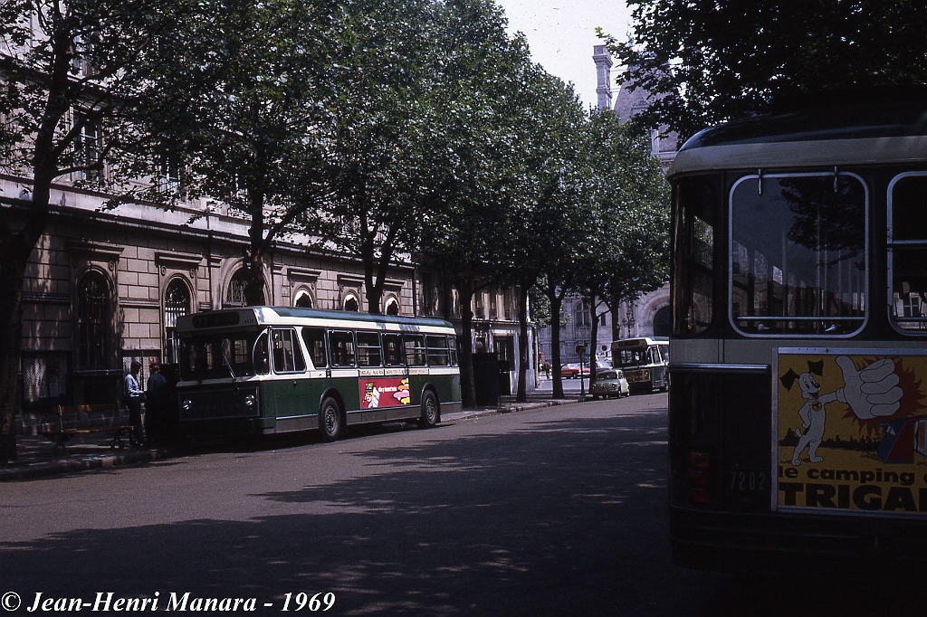 73_jhm-1969-0369---france-paris-ratp-autobus-berliet-pcm-r_9999526716_o.jpg