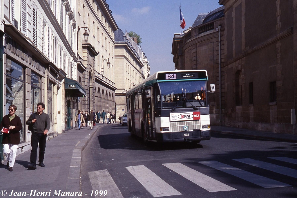 84_jhm-1999-0092---france-paris-ratp-autobus_21727102775_o.jpg