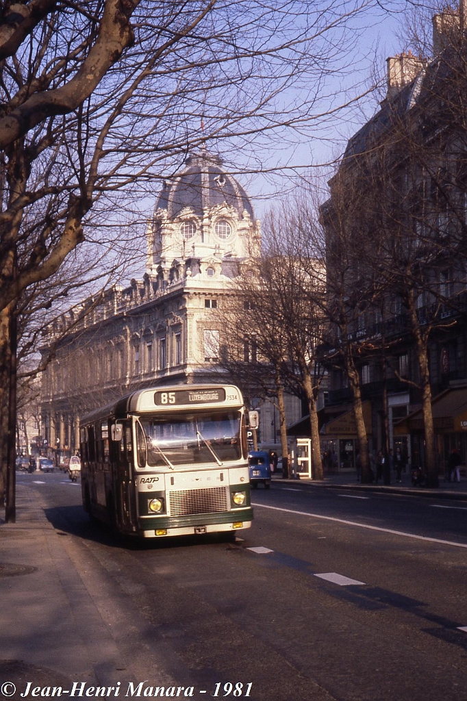 85_jhm-1981-0019---france-paris-ratp-autobus_15388259948_o.jpg
