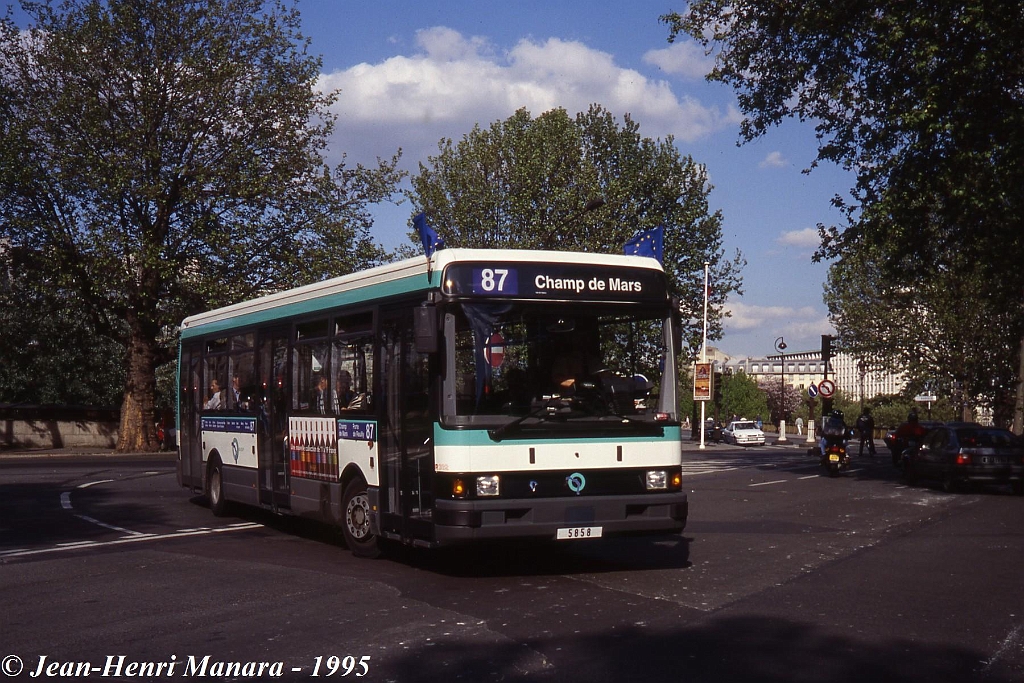 87_jhm-1995-0147---france-paris-ratp-autobus_20838991078_o.jpg