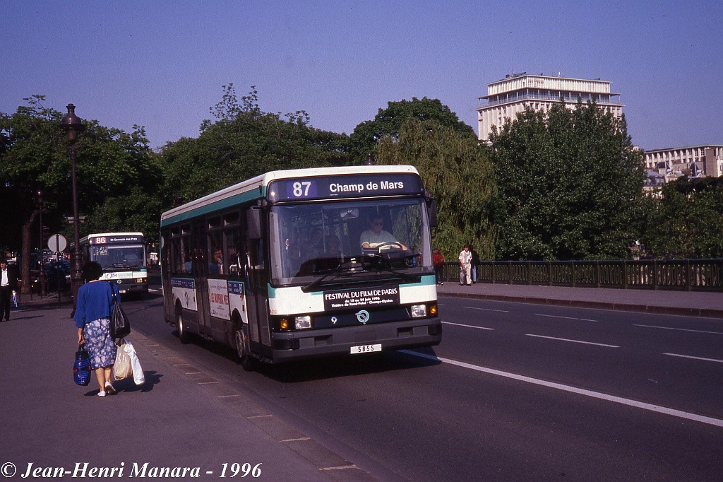 87_jhm-1996-0206---france-paris-ratp-autobus_21172804396_o.jpg