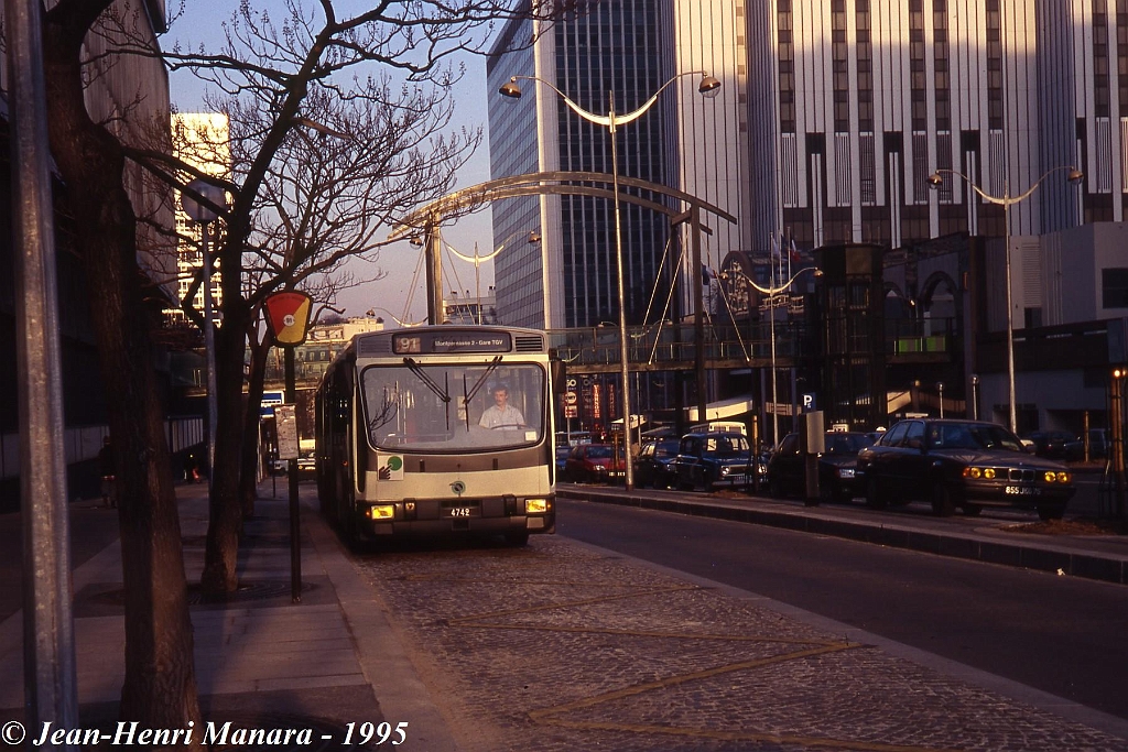 91_jhm-1995-0003---france-paris-ratp-autobus_21034493281_o.jpg