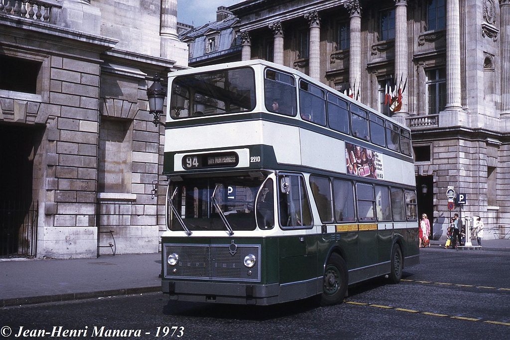 94_jhm-1973-0527---france-paris-ratp-autobus-berliet-pcm-re_10227989976_o.jpg - © Jean-Henri Manara - Merci à Jean-Henri Manara