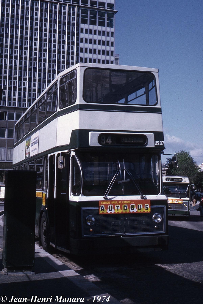 94_jhm-1974-0389---france-paris-ratp-autobus-berliet-pcm-re_10472663016_o.jpg - © Jean-Henri Manara - Merci à Jean-Henri Manara