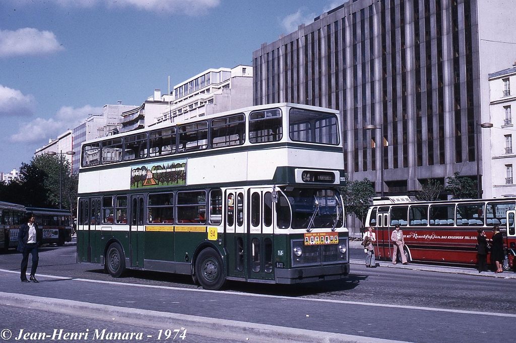94_jhm-1974-0398---france-paris-ratp-autobus-berliet-pcm-re_10472670466_o.jpg - © Jean-Henri Manara - Merci à Jean-Henri Manara
