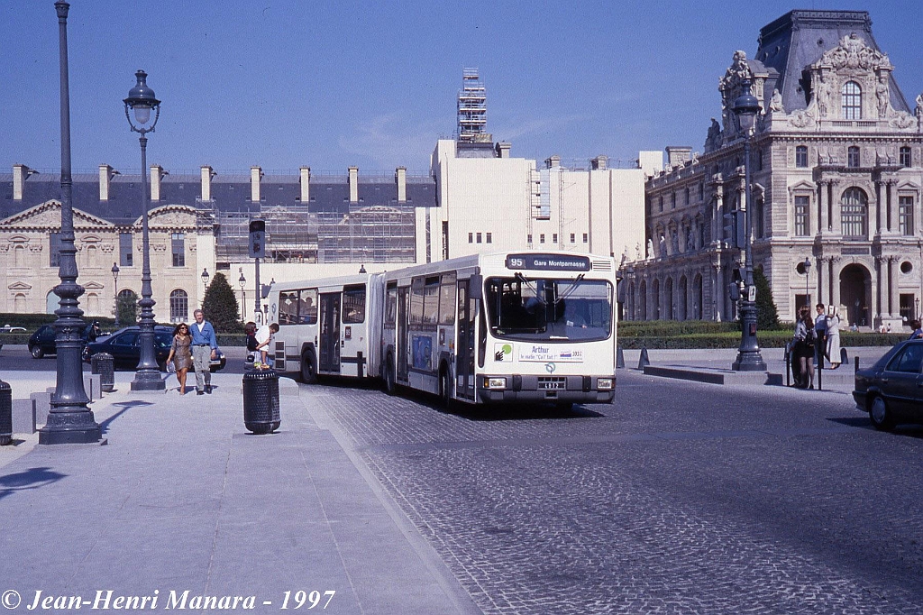 95_jhm-1997-0515---france-paris-ratp-autobus_21354113216_o.jpg - © Jean-Henri Manara - Merci à Jean-Henri Manara