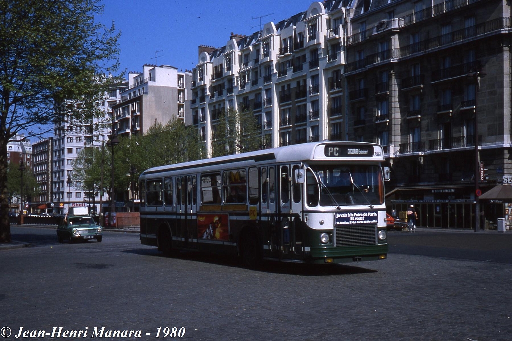 pc_jhm-1980-0511---france-paris-ratp-autobus_15120667360_o.jpg - © Jean-Henri Manara - Merci à Jean-Henri Manara