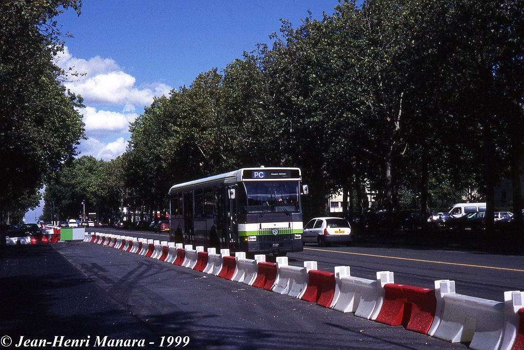 pc_jhm-1999-0309---france-paris-ratp-autobus_21540135519_o.jpg - © Jean-Henri Manara - Merci à Jean-Henri Manara