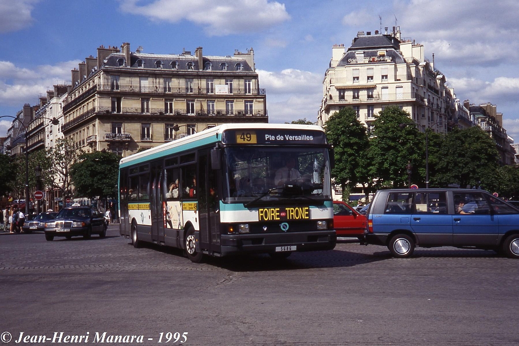 49_jhm-1995-0183---france-paris-ratp-autobus_21034473211_o.jpg - © Jean-Henri Manara - Merci à Jean-Henri Manara