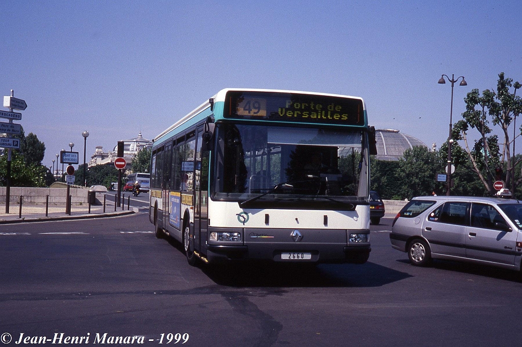 49_jhm-1999-0136---france-paris-ratp-autobus_21539332158_o.jpg - © Jean-Henri Manara - Merci à Jean-Henri Manara
