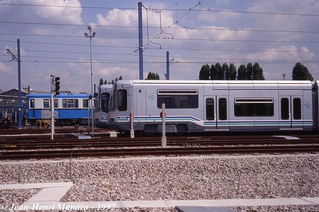 jhm-1992-0402---france-bobigny-ratp-dpot-mtro-et-tramway_15915082128_o.jpg