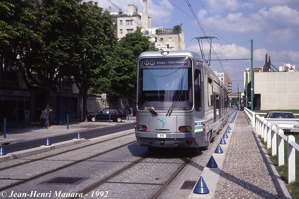 jhm-1992-0404---bobigny-paris-ratp-tramway-t1-couleurs-dorigine_9373499128_o.jpg