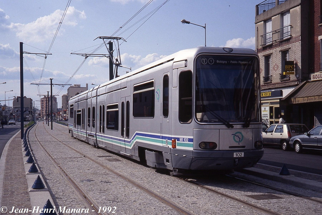 jhm-1992-0417---la-courneuve-paris-ratp-tramway-t1-couleurs-dorigine_9373506506_o.jpg