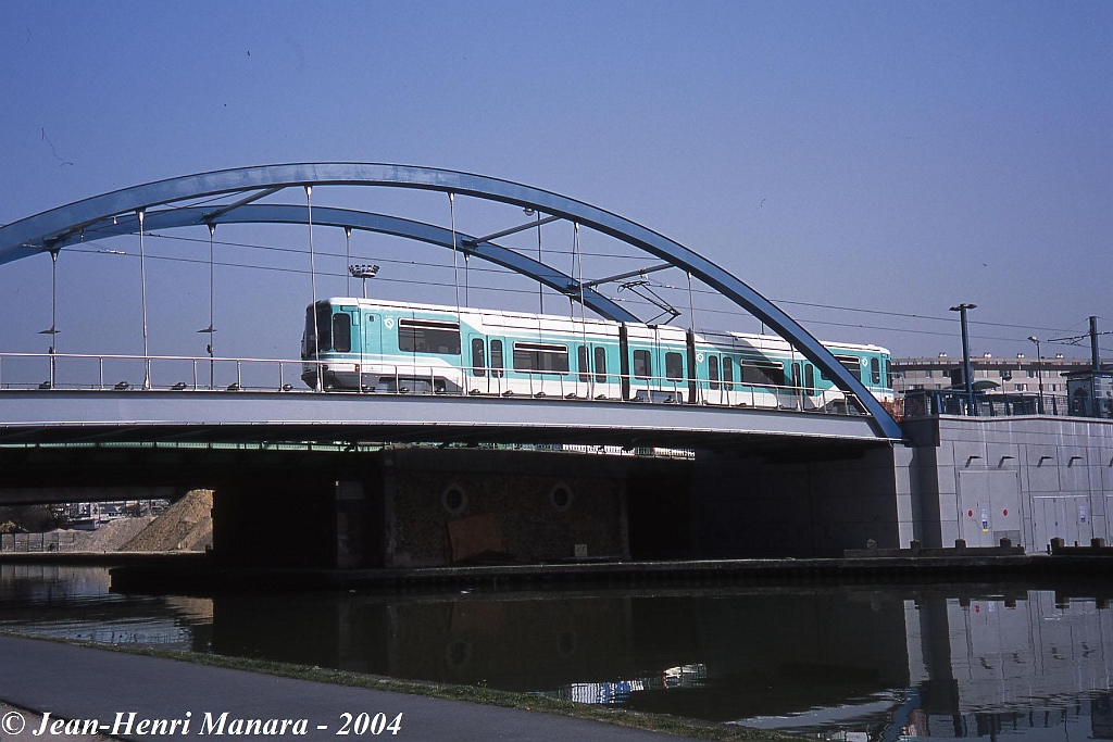 jhm-2004-0020---france-ratp-paris-tramway-t1-entre-bobigny-et-noisy-lesec_9739377341_o.jpg